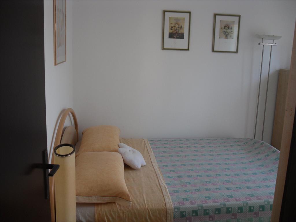 Holiday Pool House Pula Chambre photo
