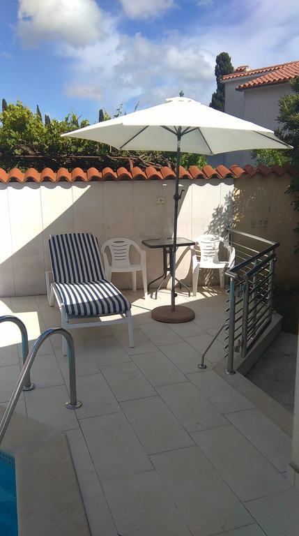 Holiday Pool House Pula Extérieur photo